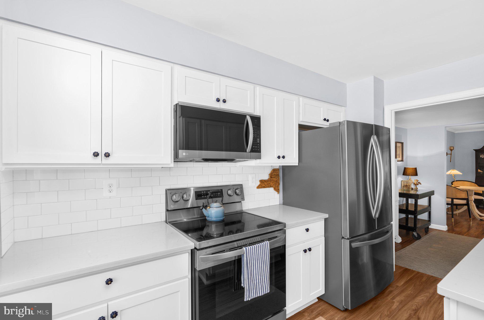 BAY HILLS TANGLEWOOD - Residential