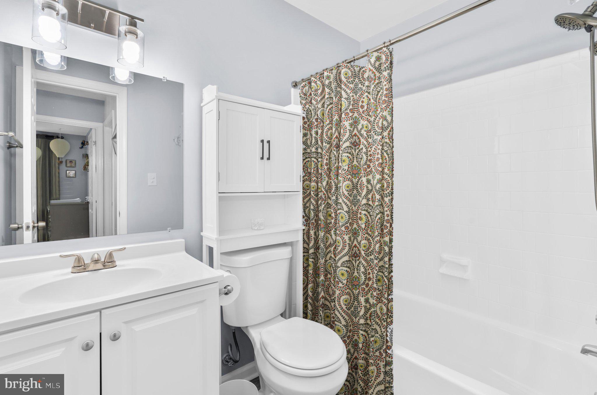 BAY HILLS TANGLEWOOD - Residential