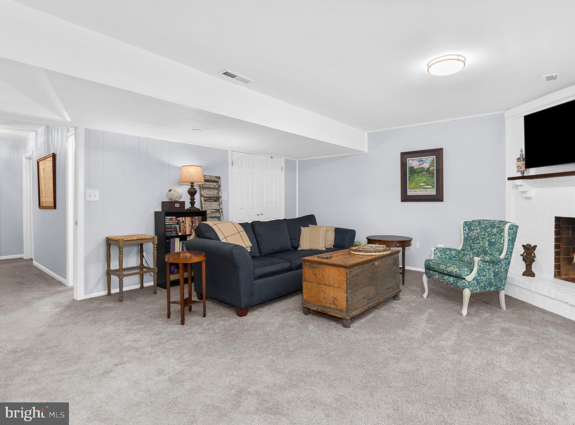 BAY HILLS TANGLEWOOD - Residential