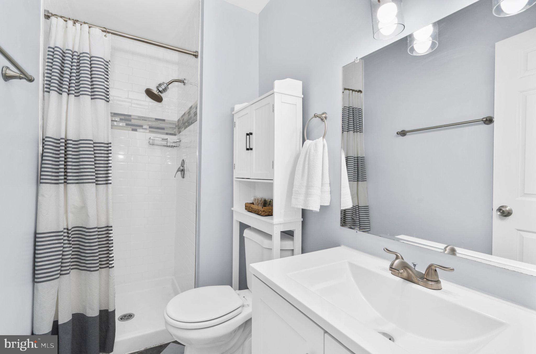 BAY HILLS TANGLEWOOD - Residential