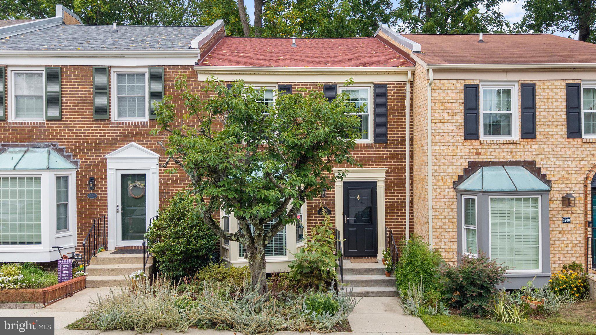 BAY HILLS TANGLEWOOD - Residential