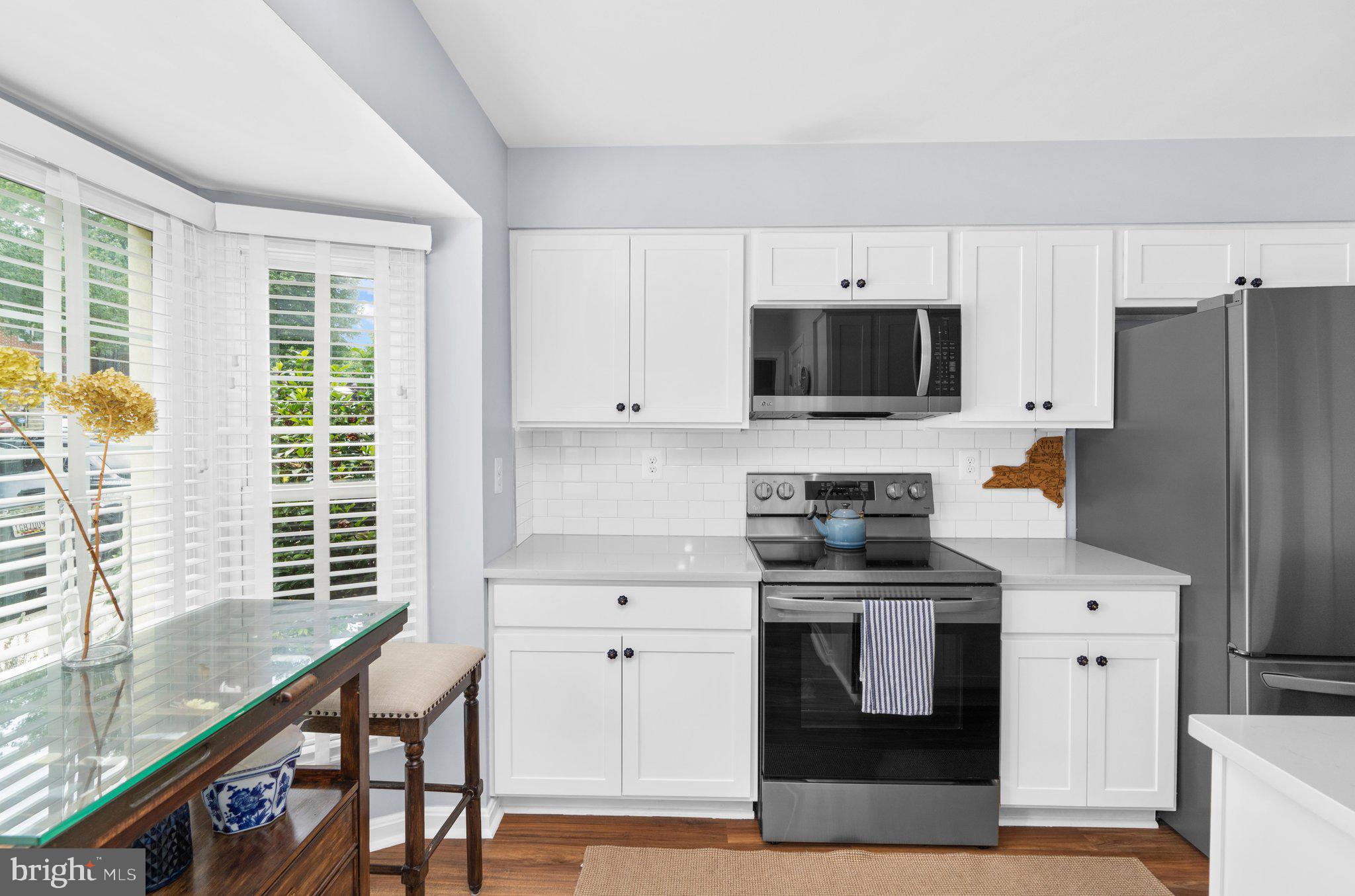 BAY HILLS TANGLEWOOD - Residential