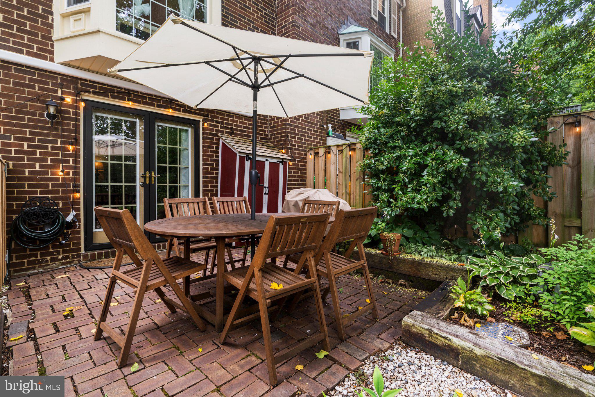 BAY HILLS TANGLEWOOD - Residential