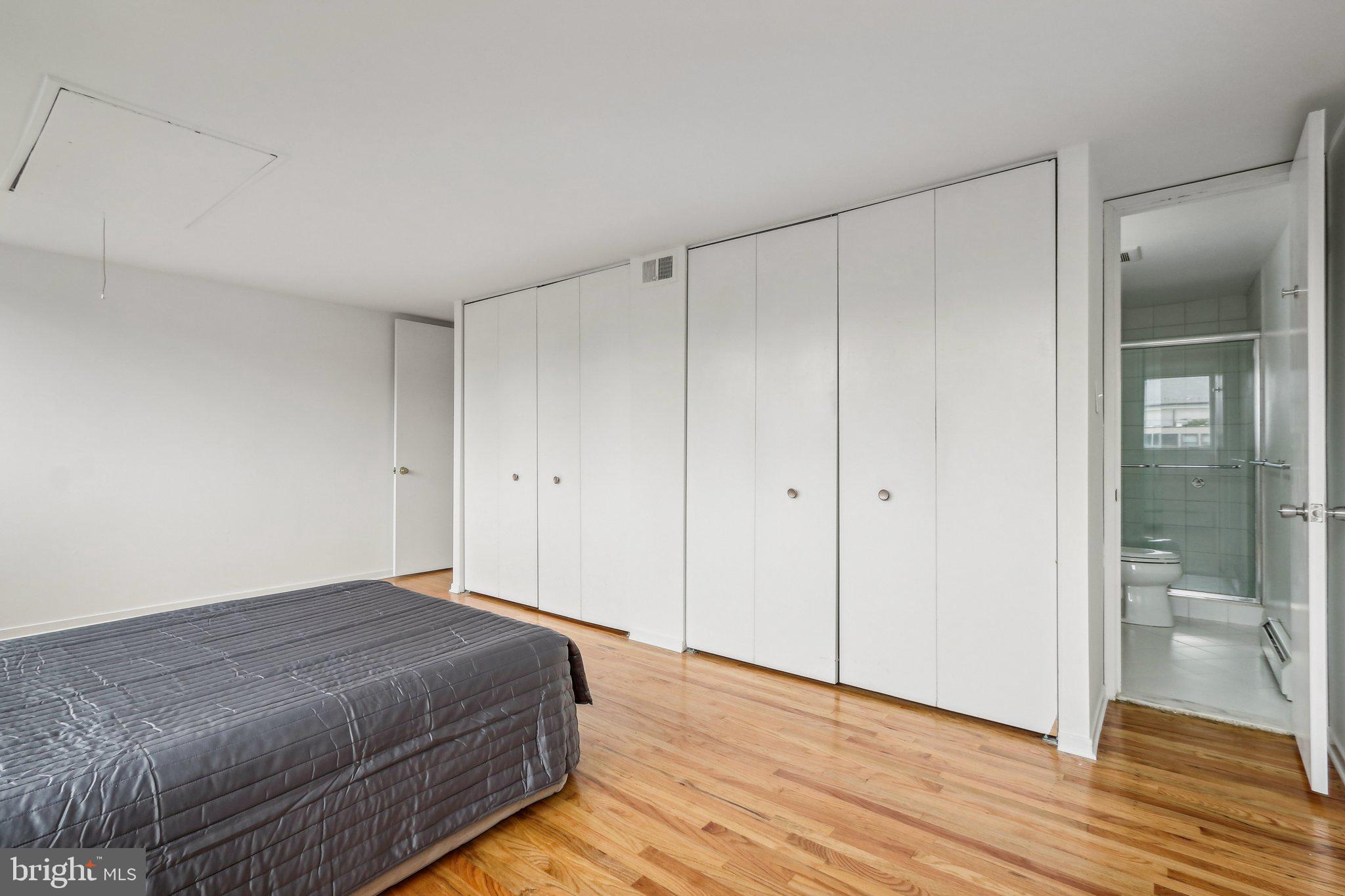 SOCIETY HILL - Residential