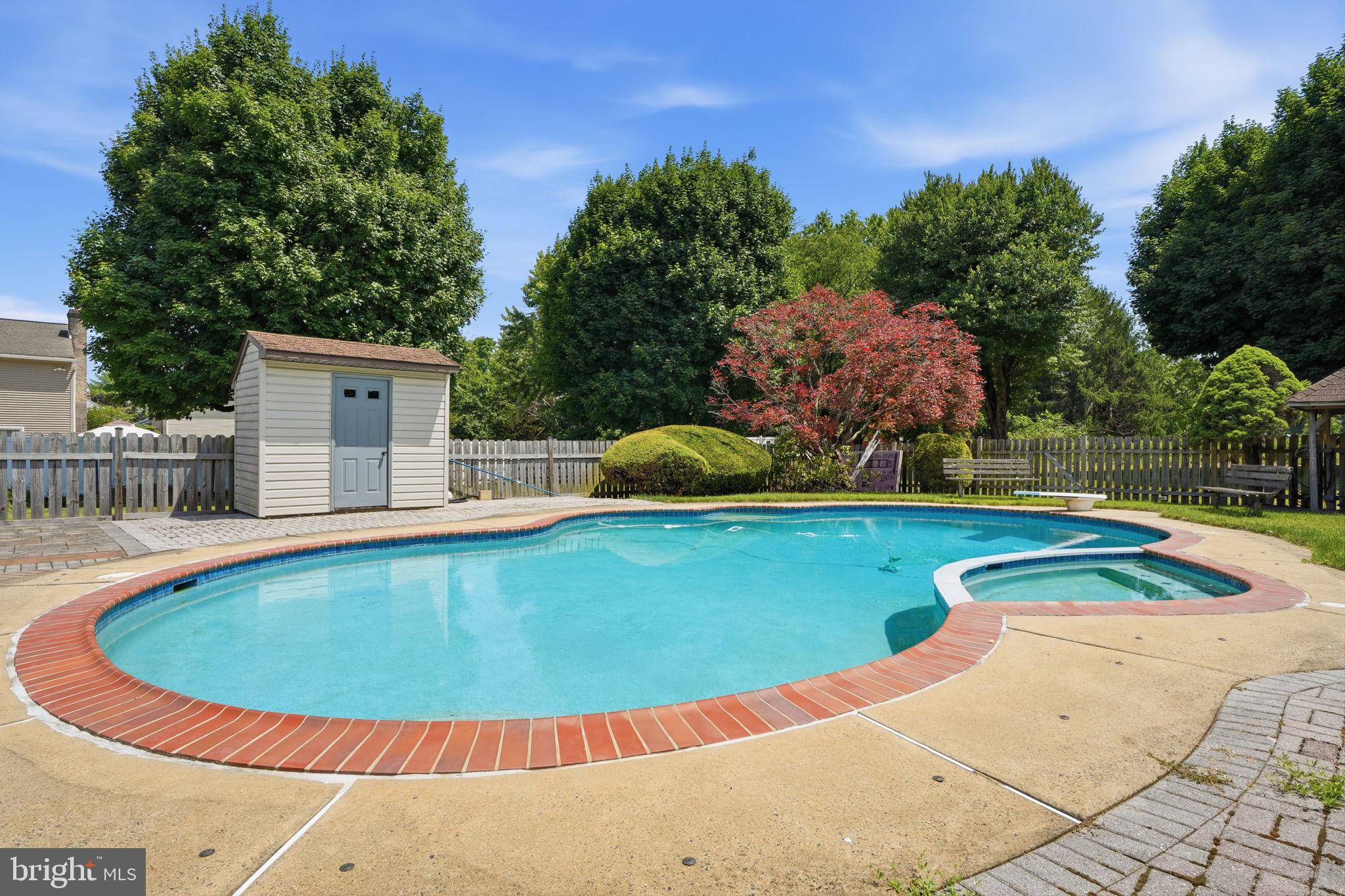 PINE TREE FARMS - Residential
