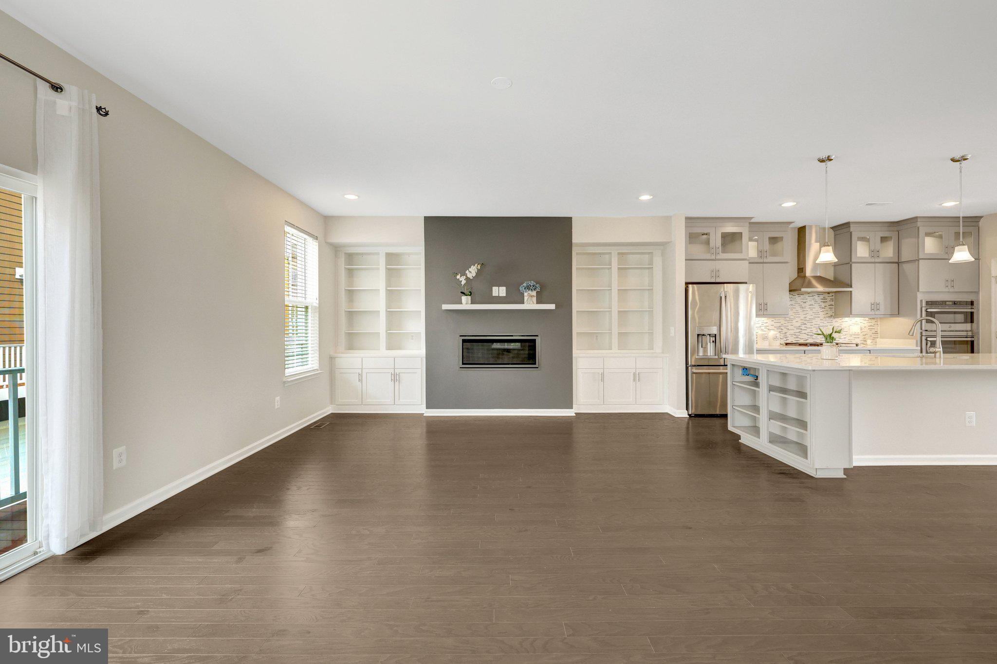 DISCOVERY SQUARE - Residential