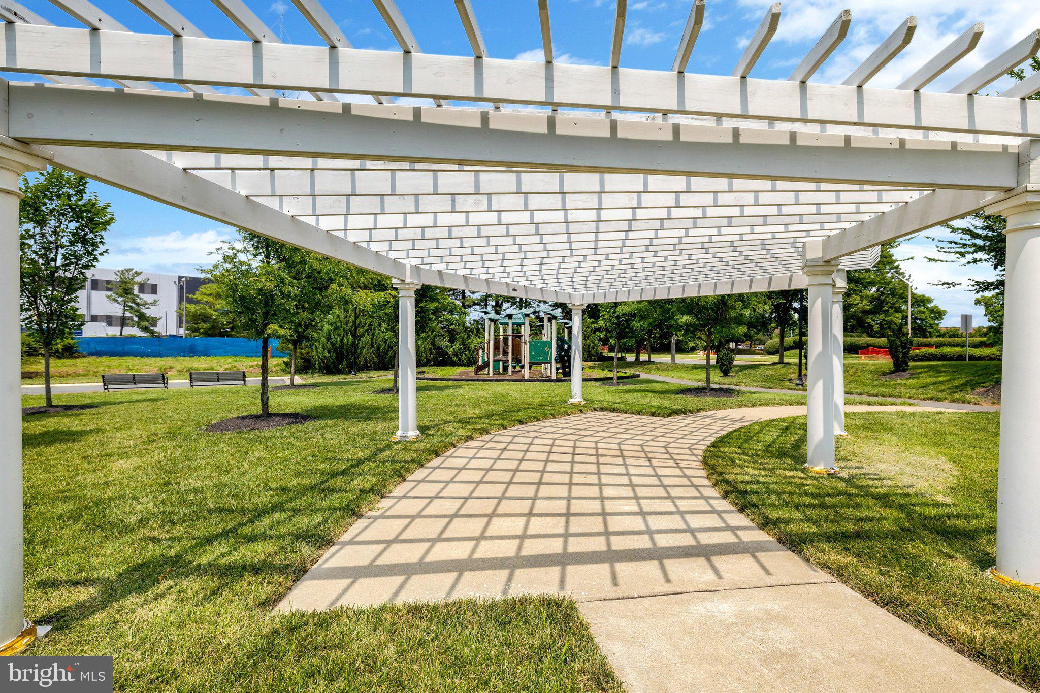 DISCOVERY SQUARE - Residential