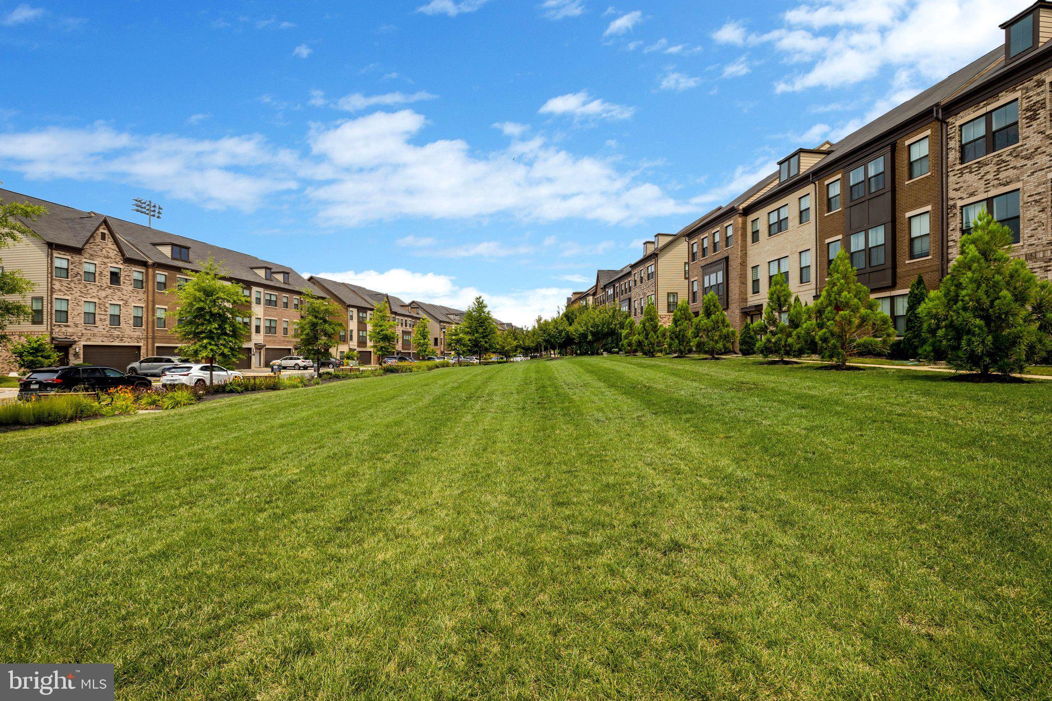 DISCOVERY SQUARE - Residential