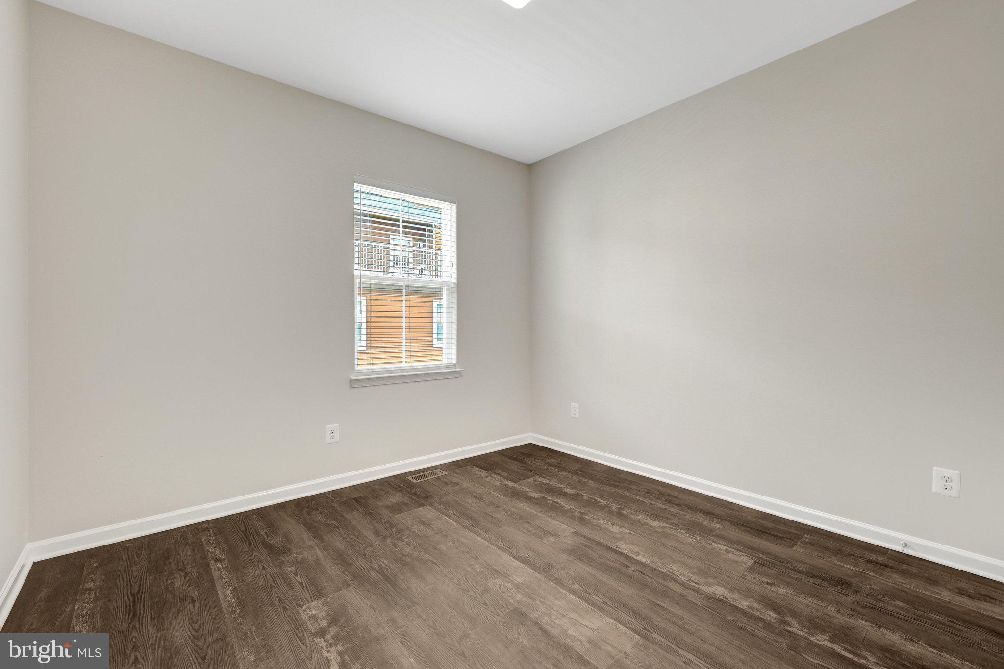 DISCOVERY SQUARE - Residential