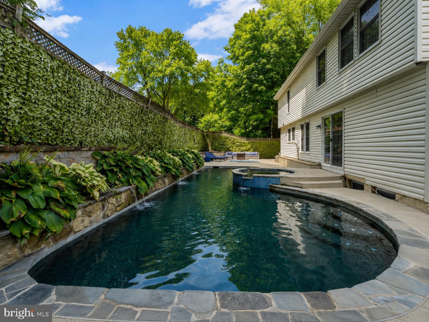 MIDDLE VALLEY - Residential