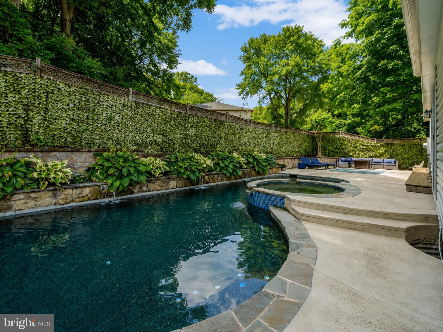 MIDDLE VALLEY - Residential