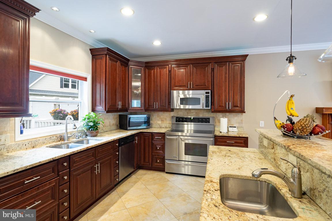 BROCK HALL PLAT 6 - Residential Lease