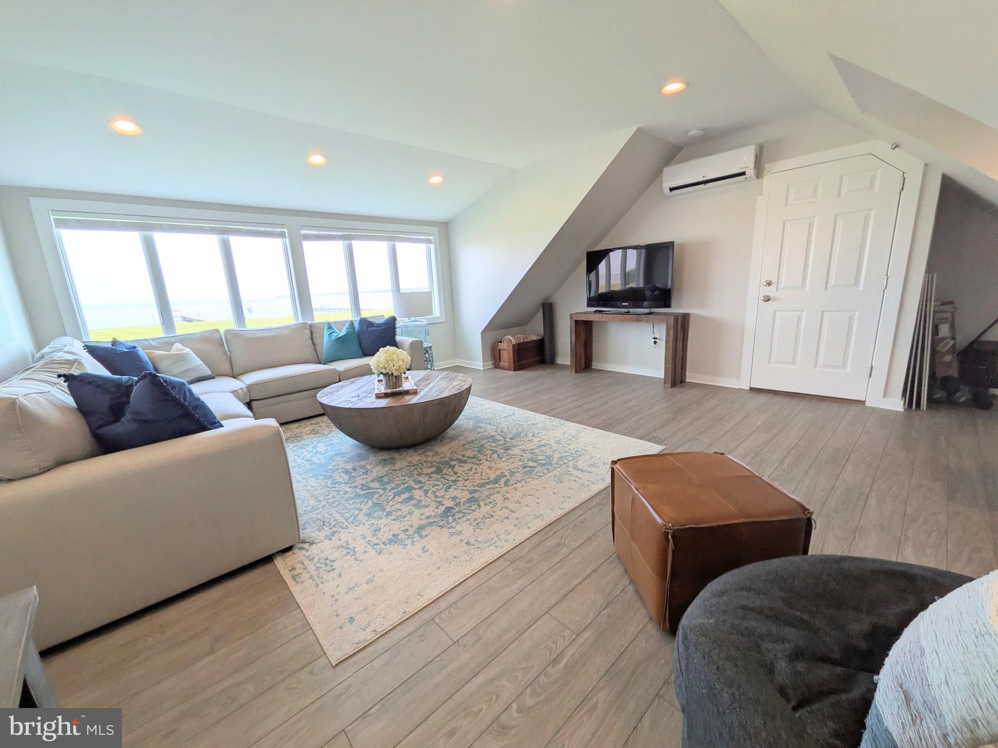 GOOSE POINT ESTATES - Residential