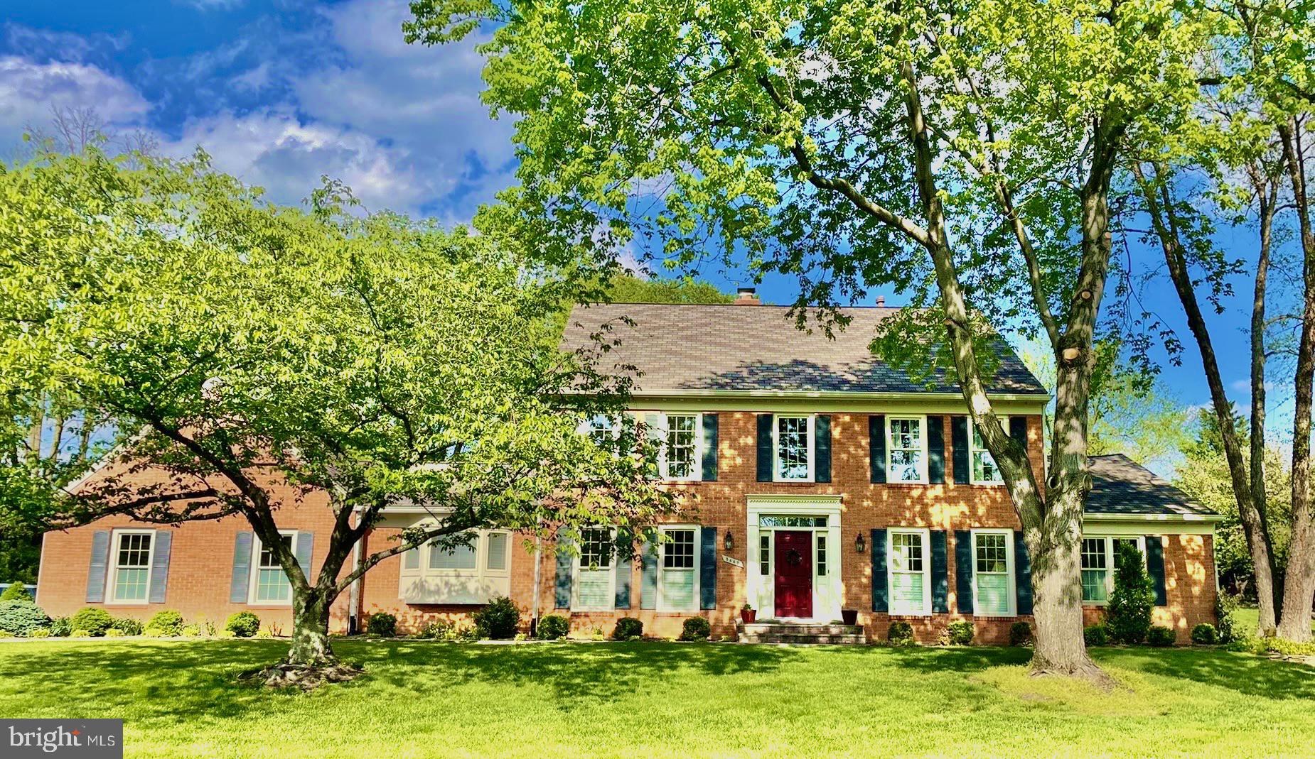 MCLEAN ESTATES - Residential