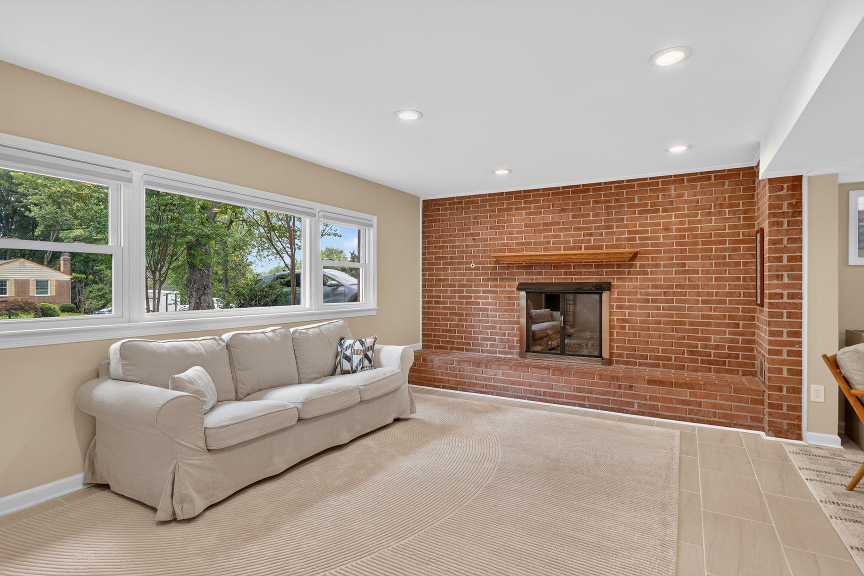 MARLBOROUGH - Residential