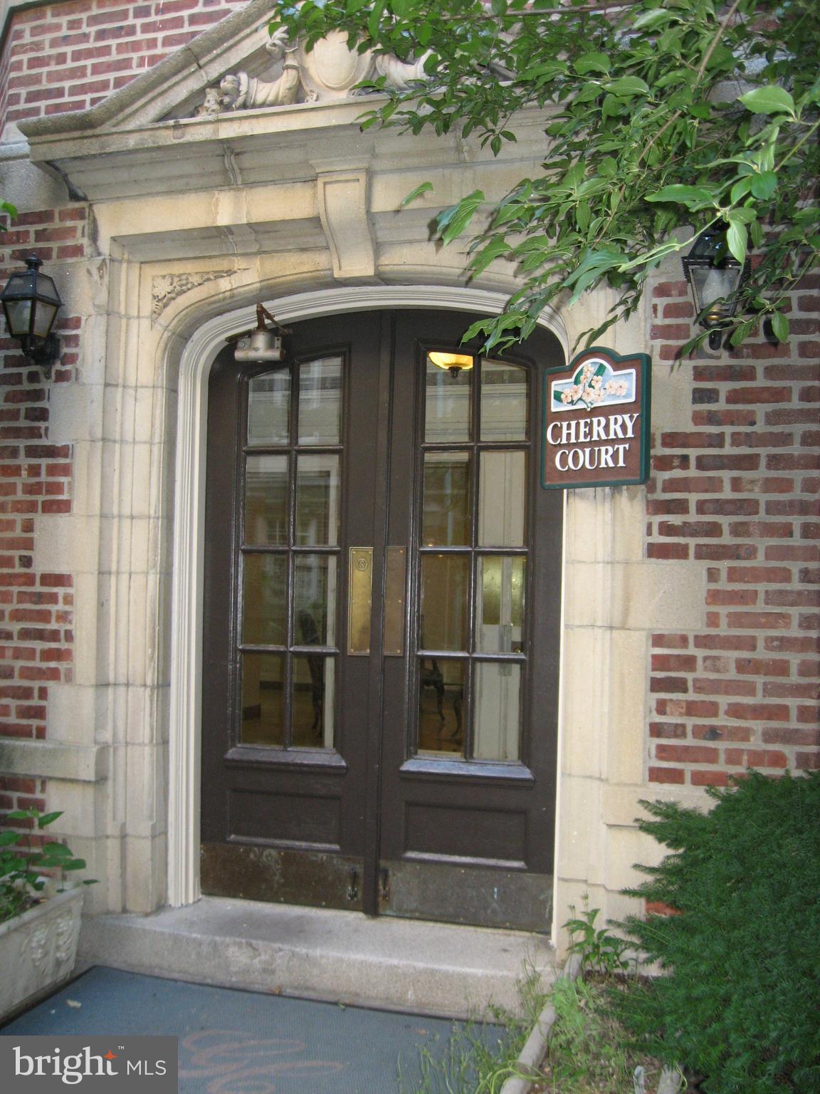GARDEN COURT - Residential