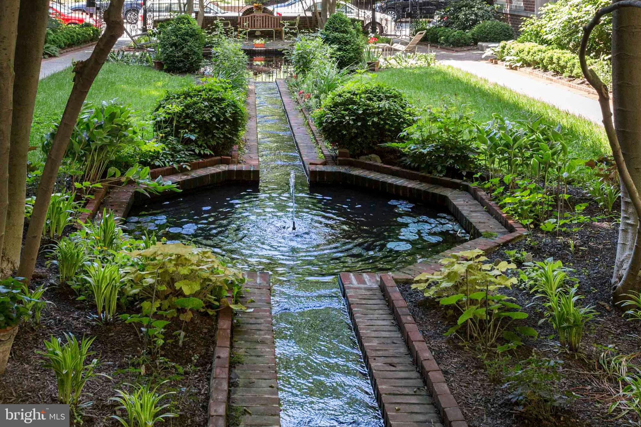 GARDEN COURT - Residential