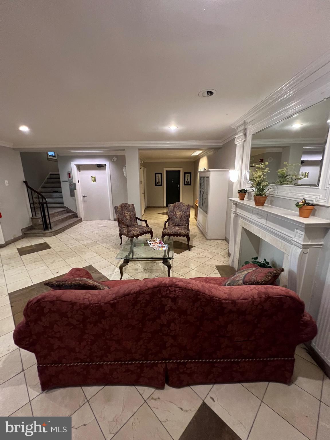 GARDEN COURT - Residential