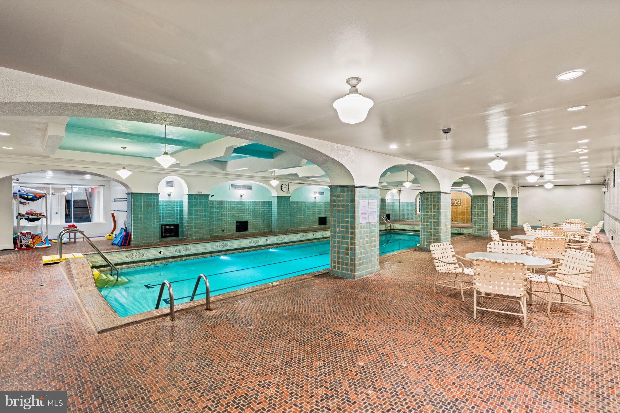 GARDEN COURT - Residential