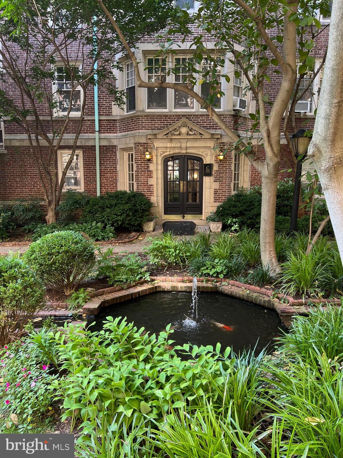 GARDEN COURT - Residential