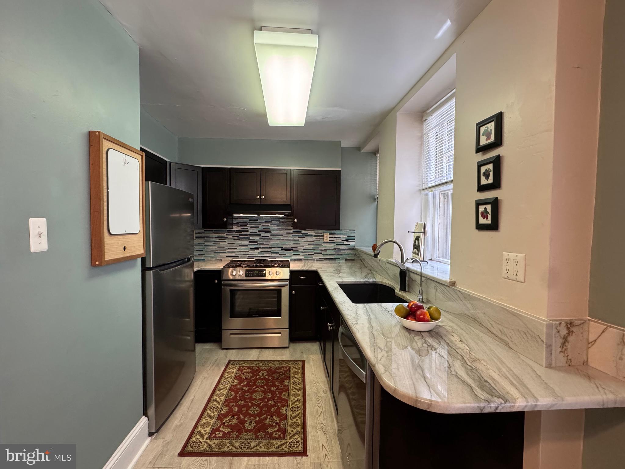 GARDEN COURT - Residential