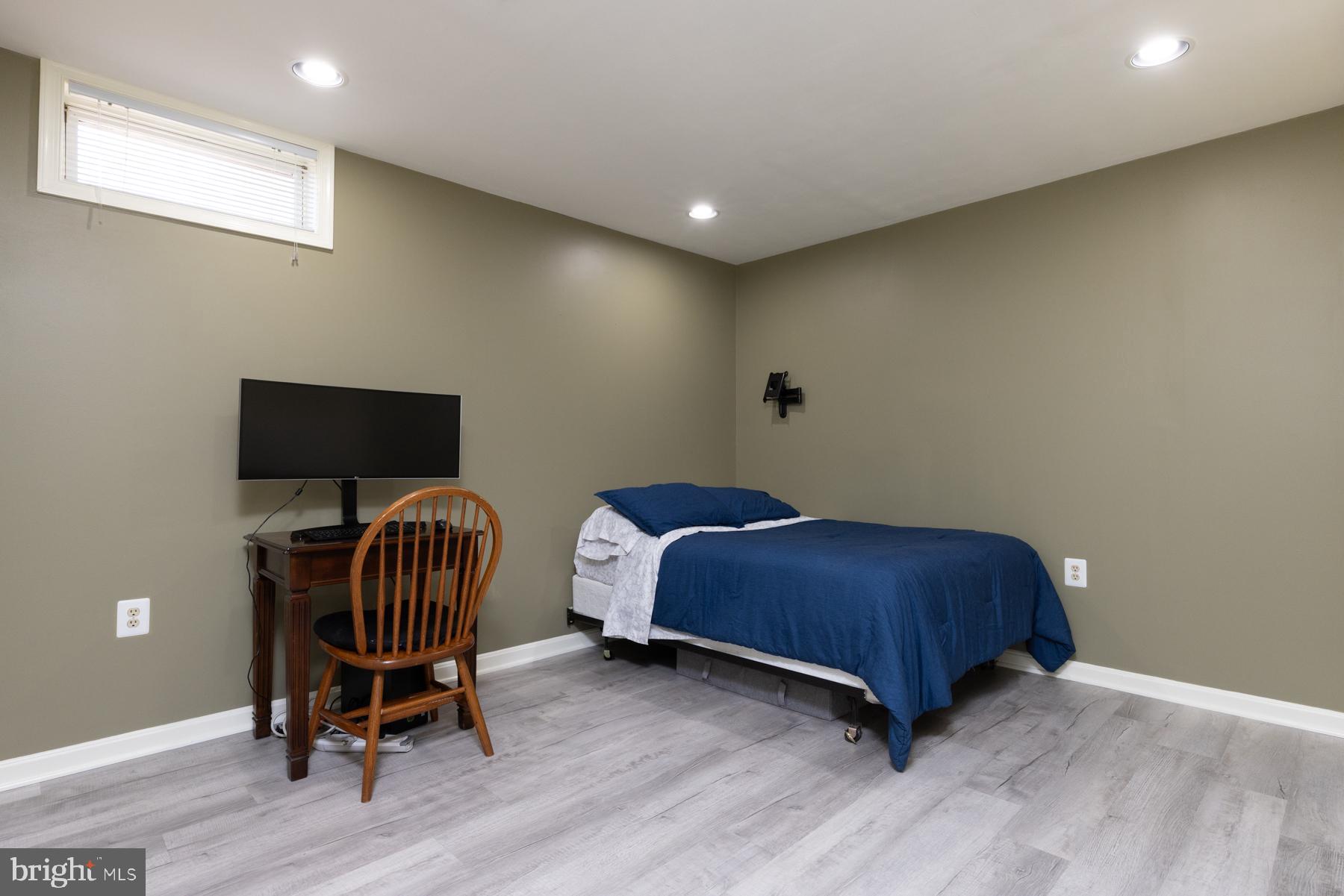 JACKSON MANOR - Residential