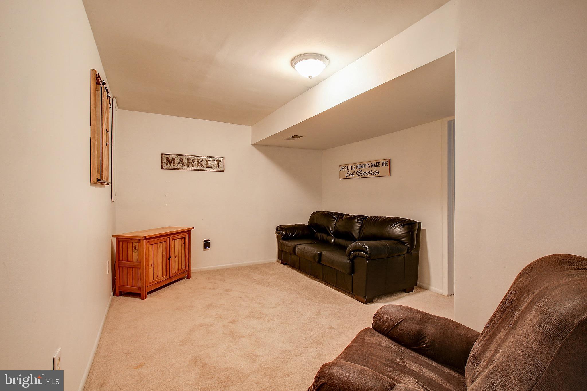 VILLAS LAKE ANITA LOUISE - Residential