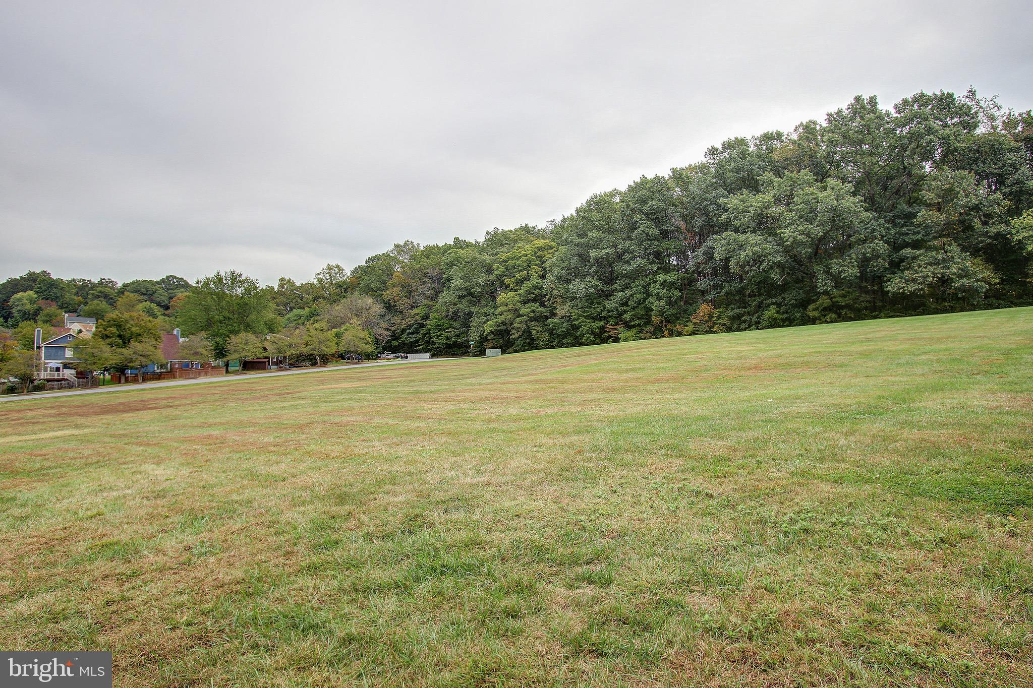 VILLAS LAKE ANITA LOUISE - Residential
