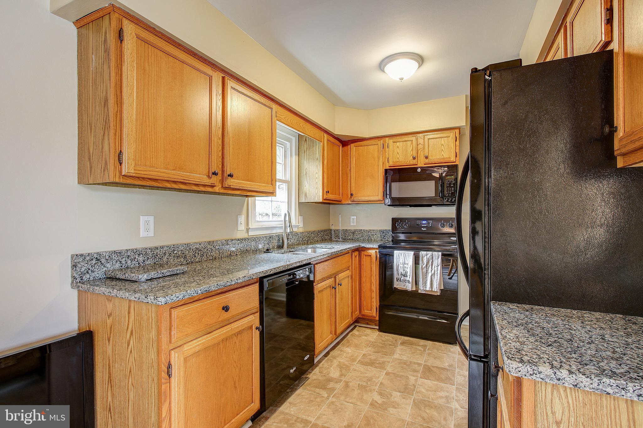 VILLAS LAKE ANITA LOUISE - Residential