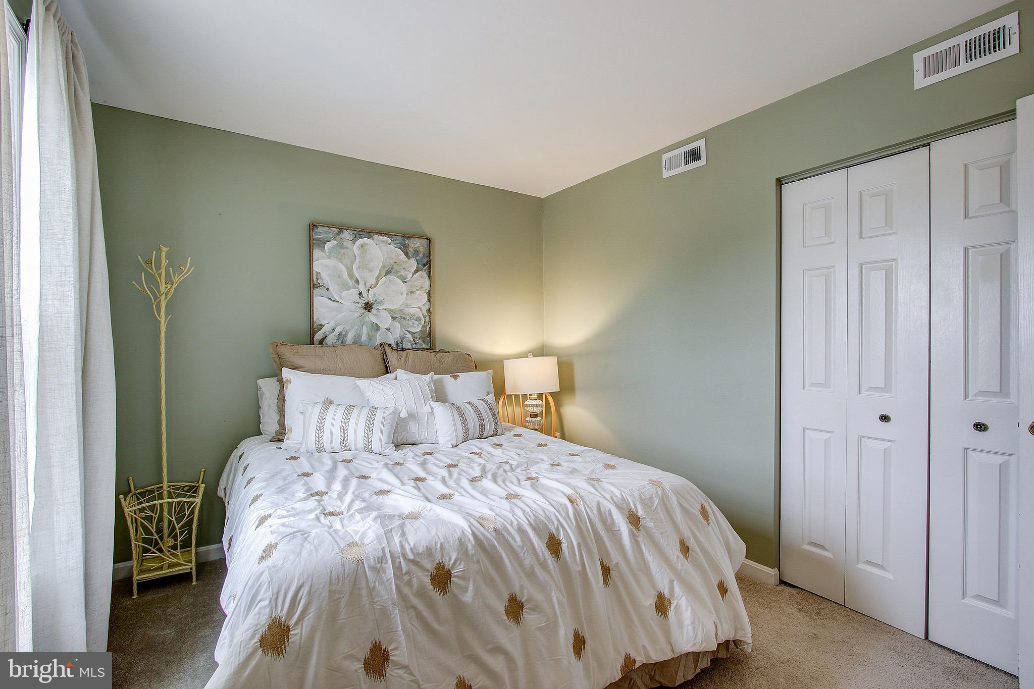 VILLAS LAKE ANITA LOUISE - Residential
