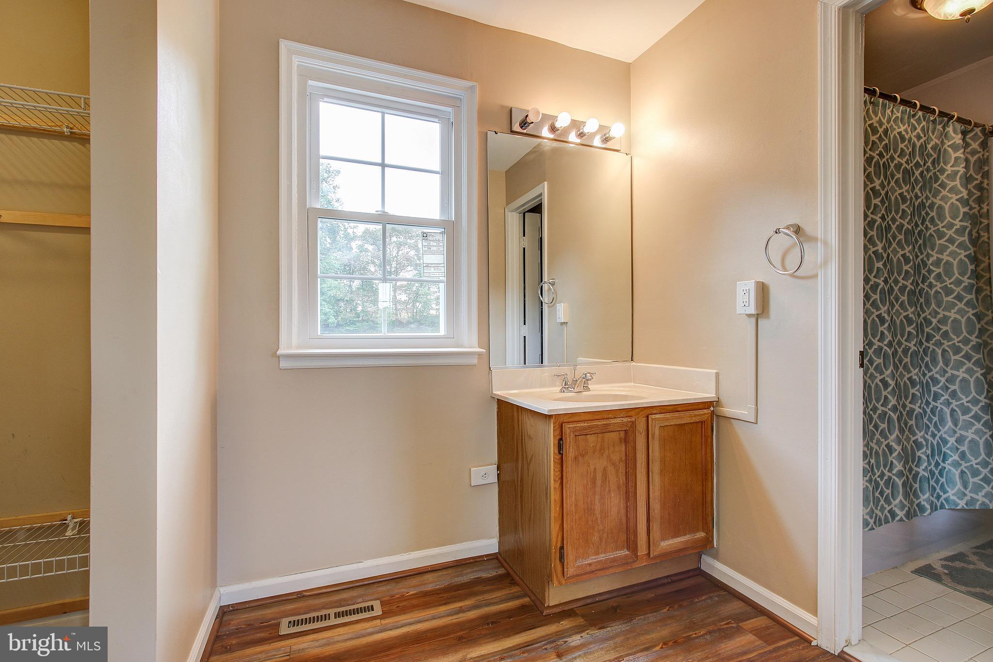 VILLAS LAKE ANITA LOUISE - Residential