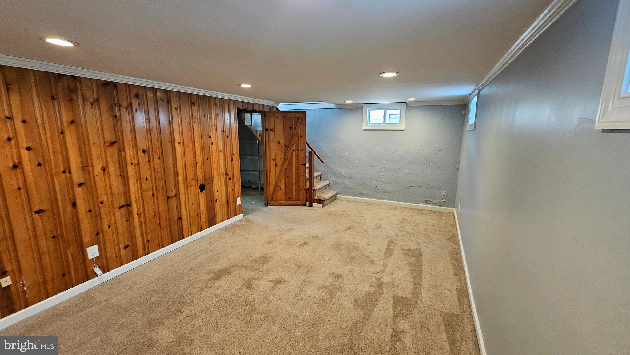 CRESTWOOD - Residential