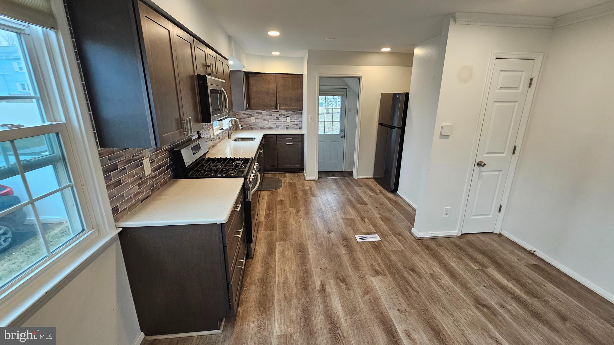 CRESTWOOD - Residential