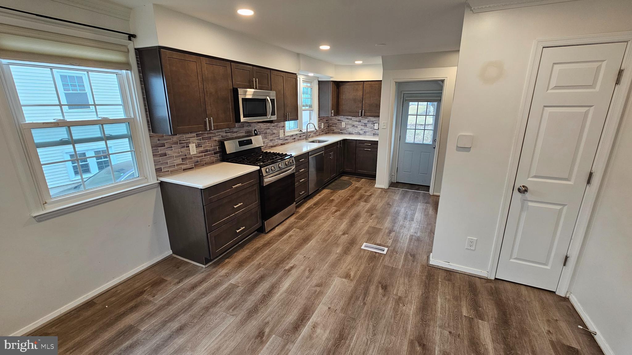 CRESTWOOD - Residential