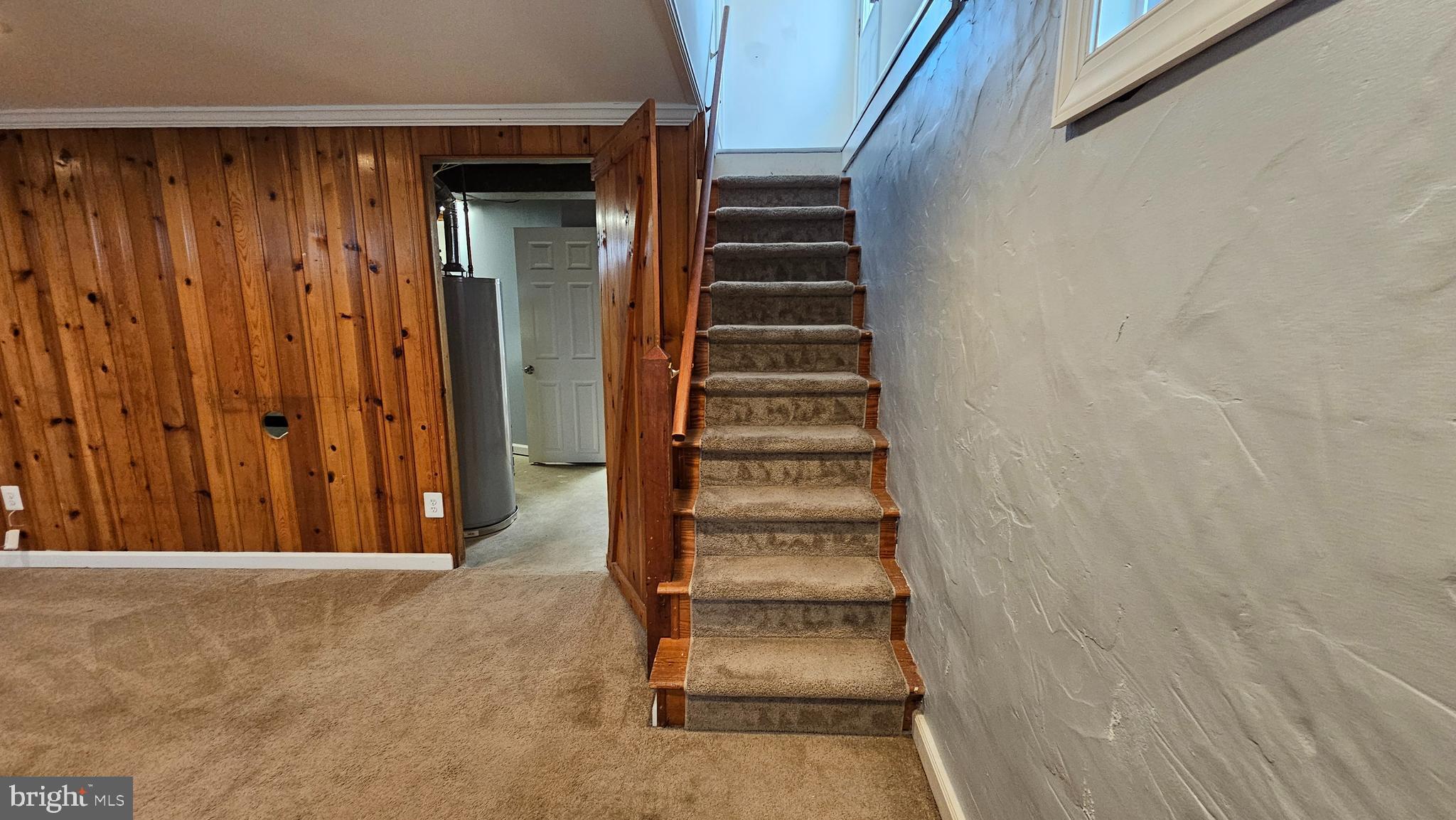 CRESTWOOD - Residential