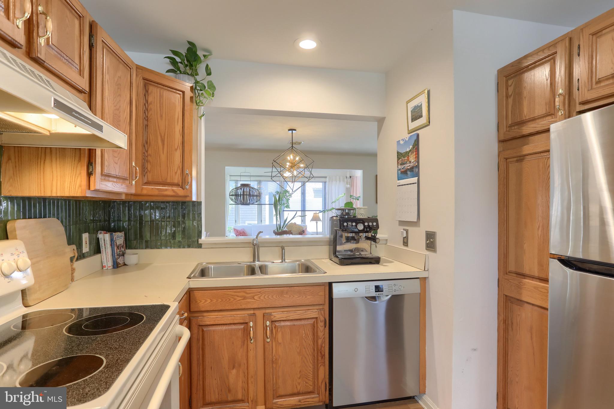 CREST OF HERSHEY - Residential