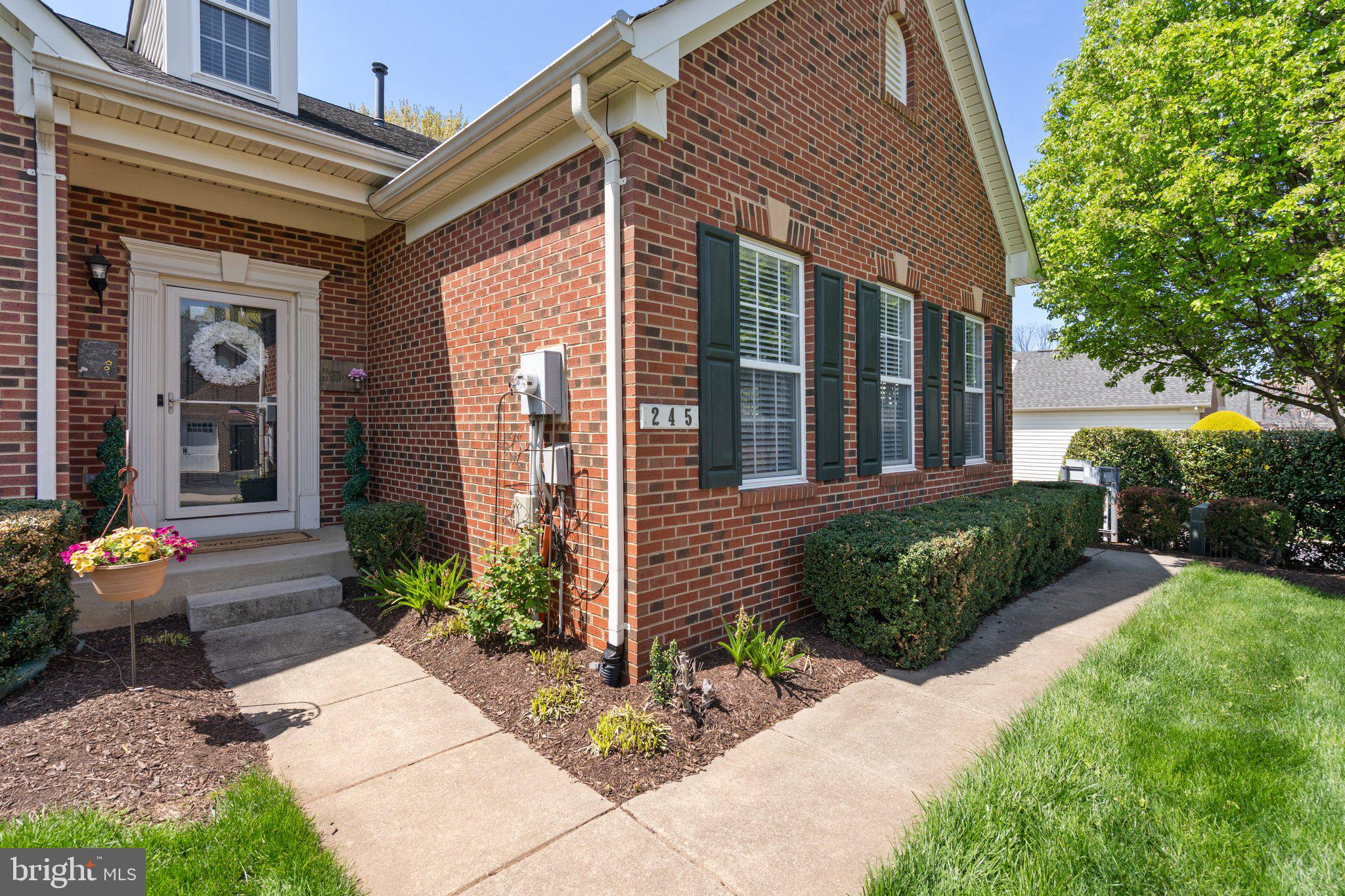 VILLAS AT THE RIDGES - Residential