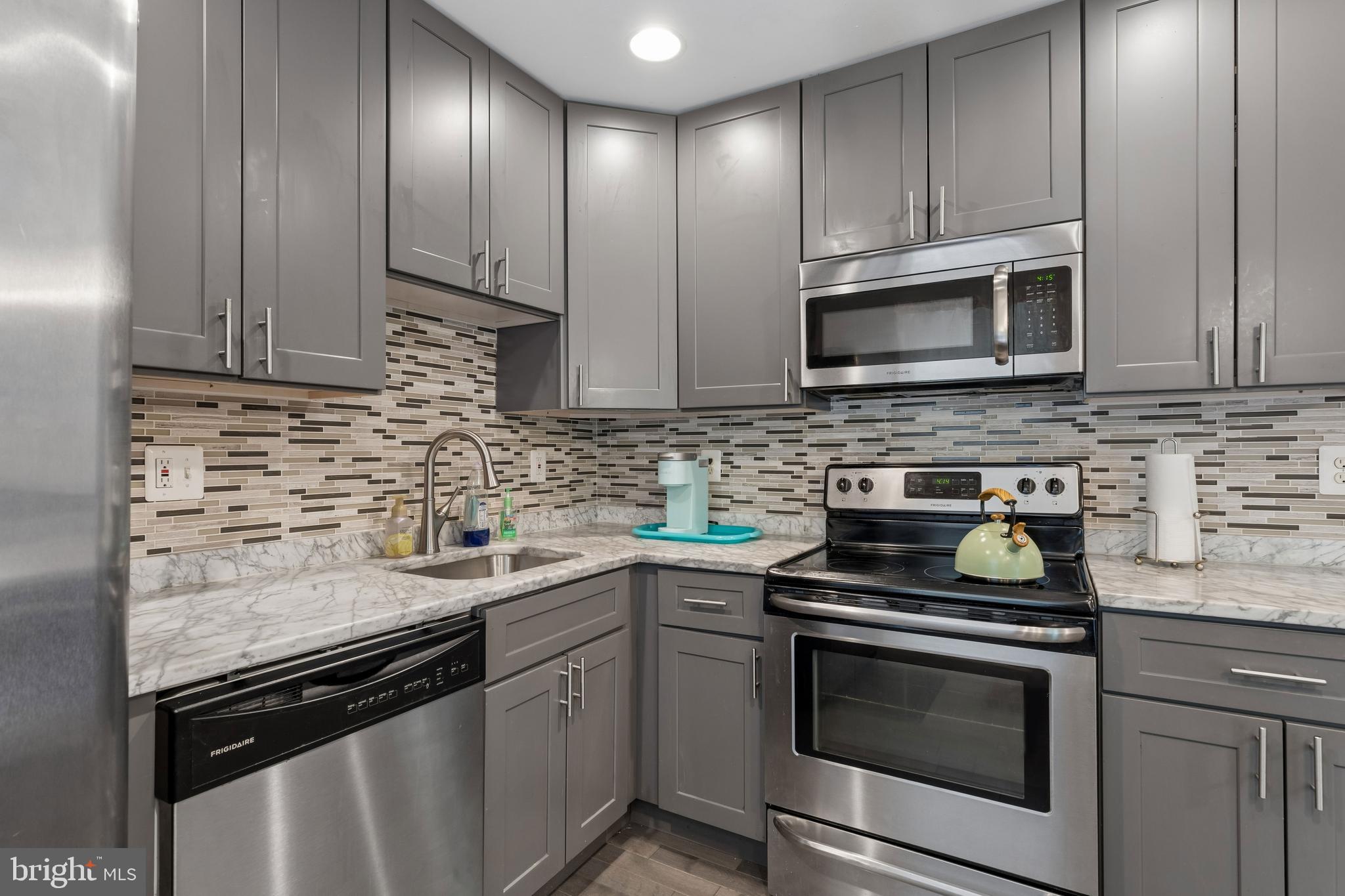 FORESTVILLE PARK - Residential