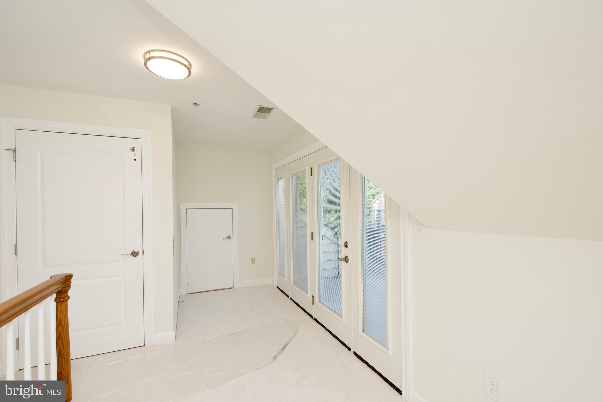 MCLEAN RIDGE - Residential