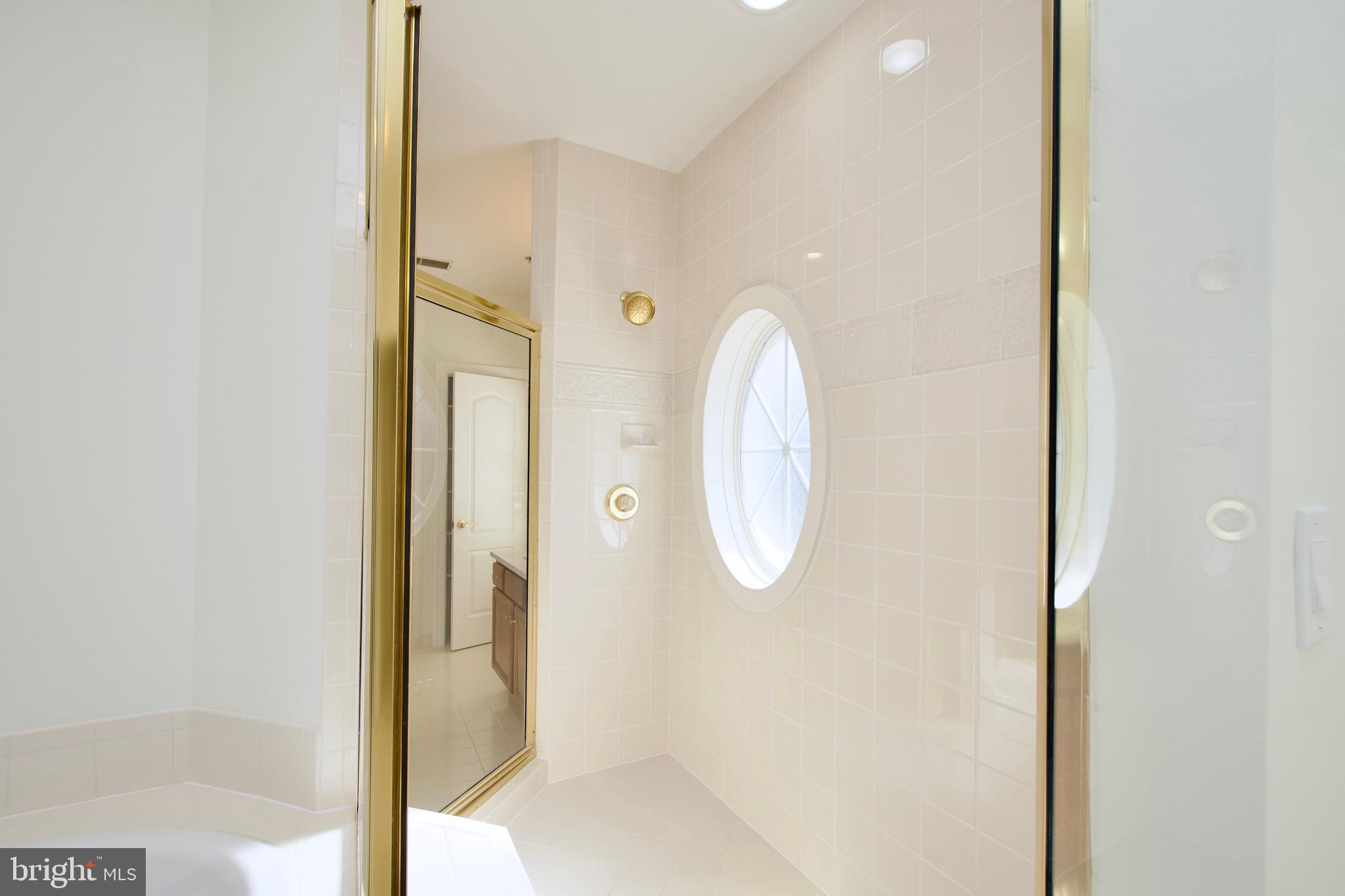 MCLEAN RIDGE - Residential