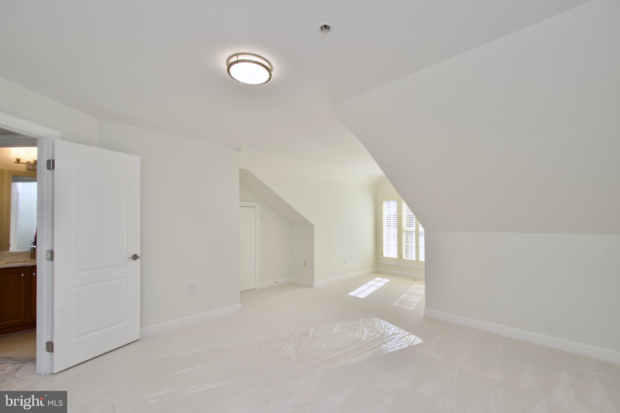 MCLEAN RIDGE - Residential