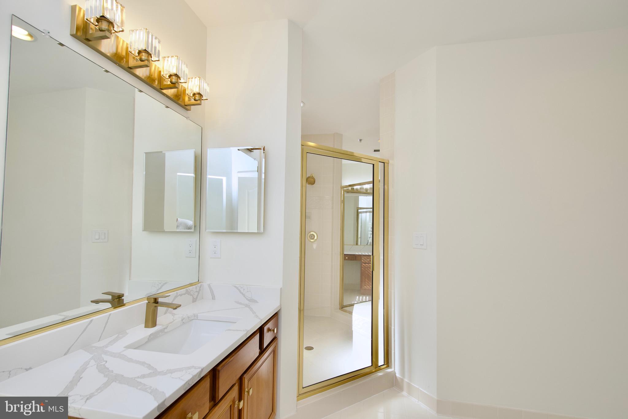 MCLEAN RIDGE - Residential