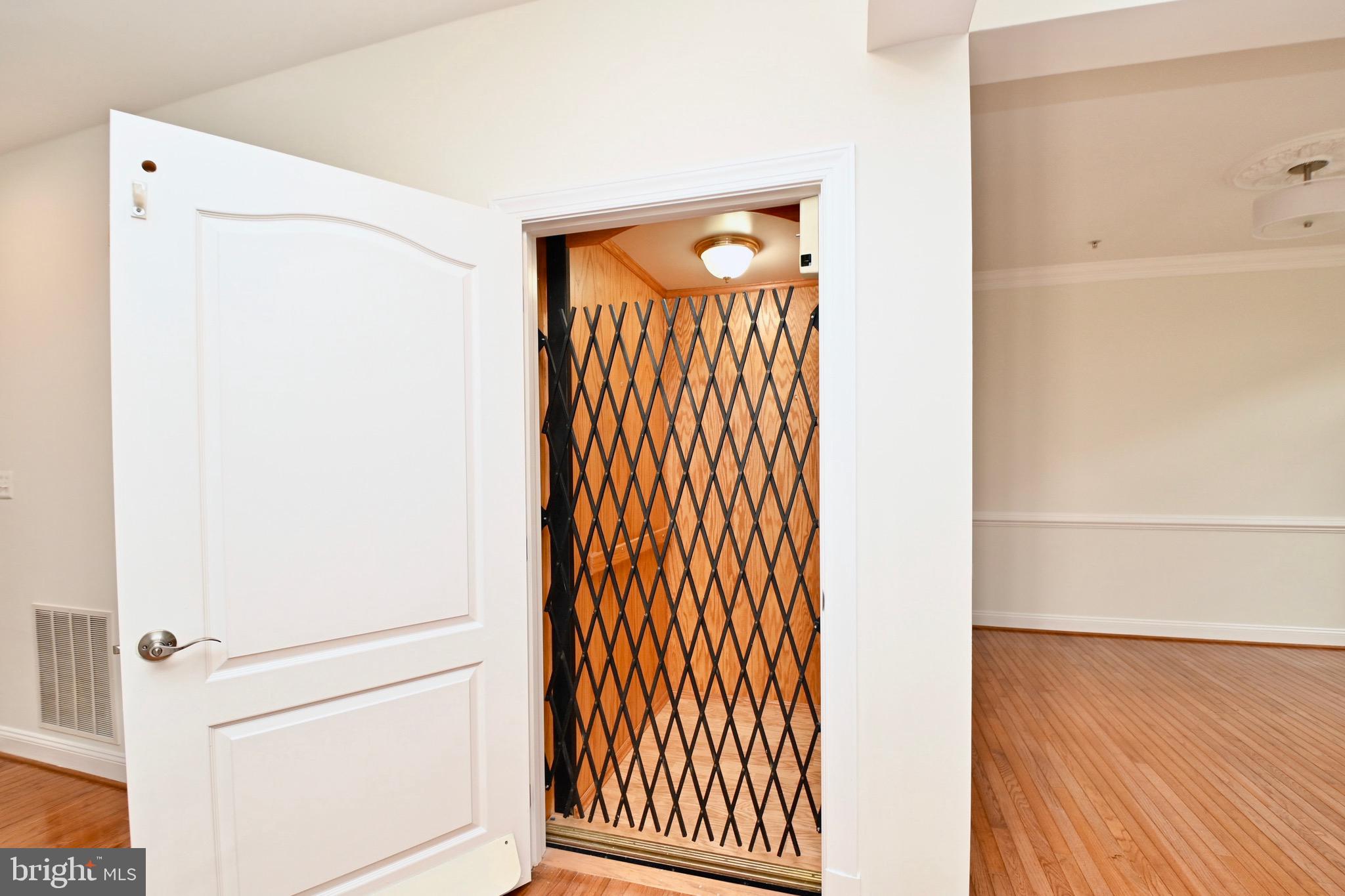 MCLEAN RIDGE - Residential