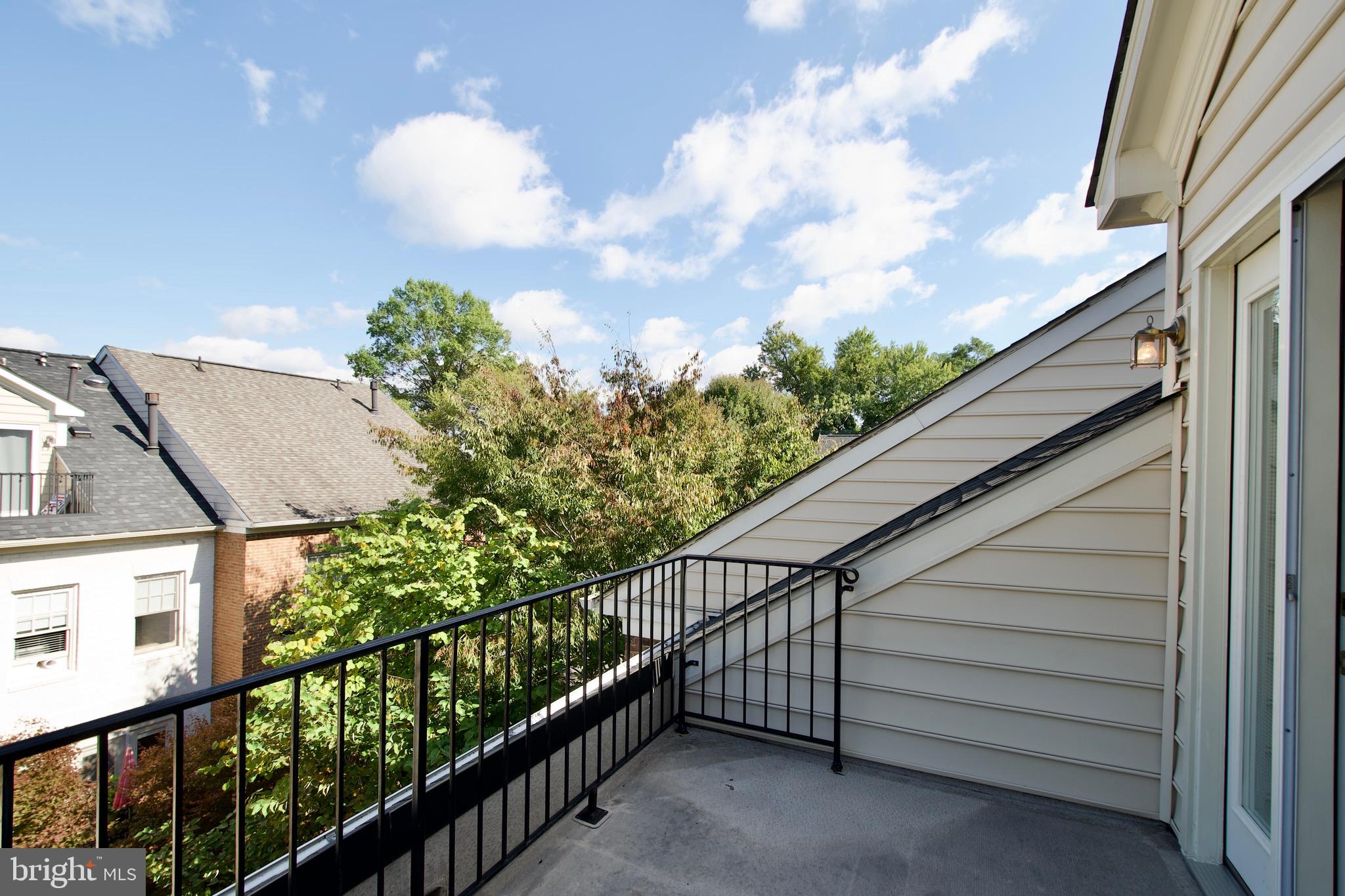 MCLEAN RIDGE - Residential