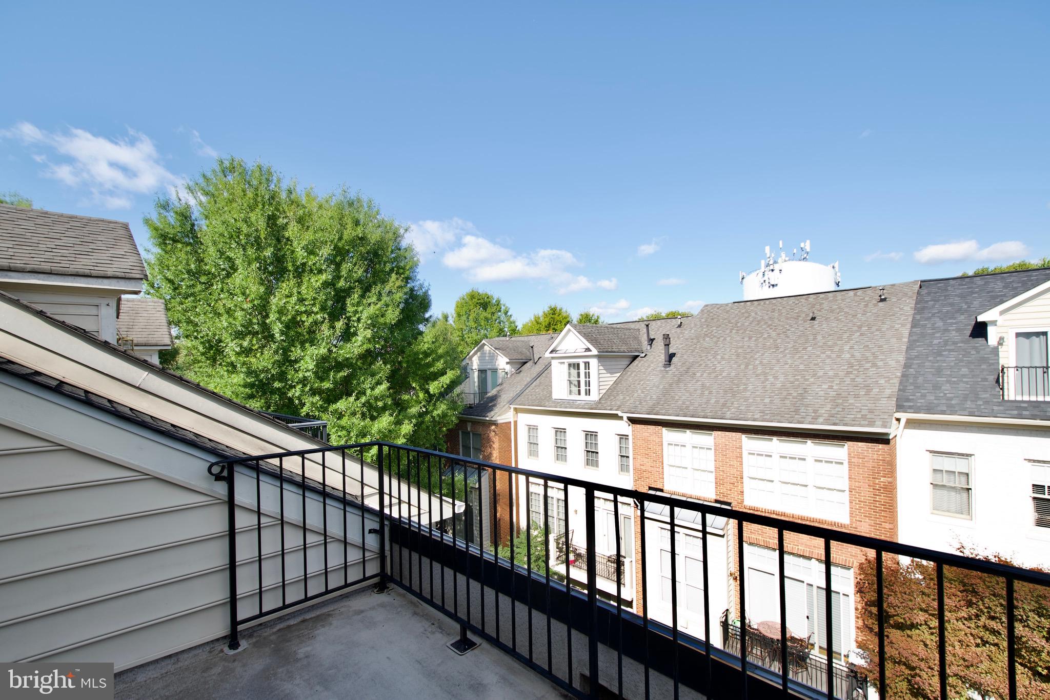 MCLEAN RIDGE - Residential