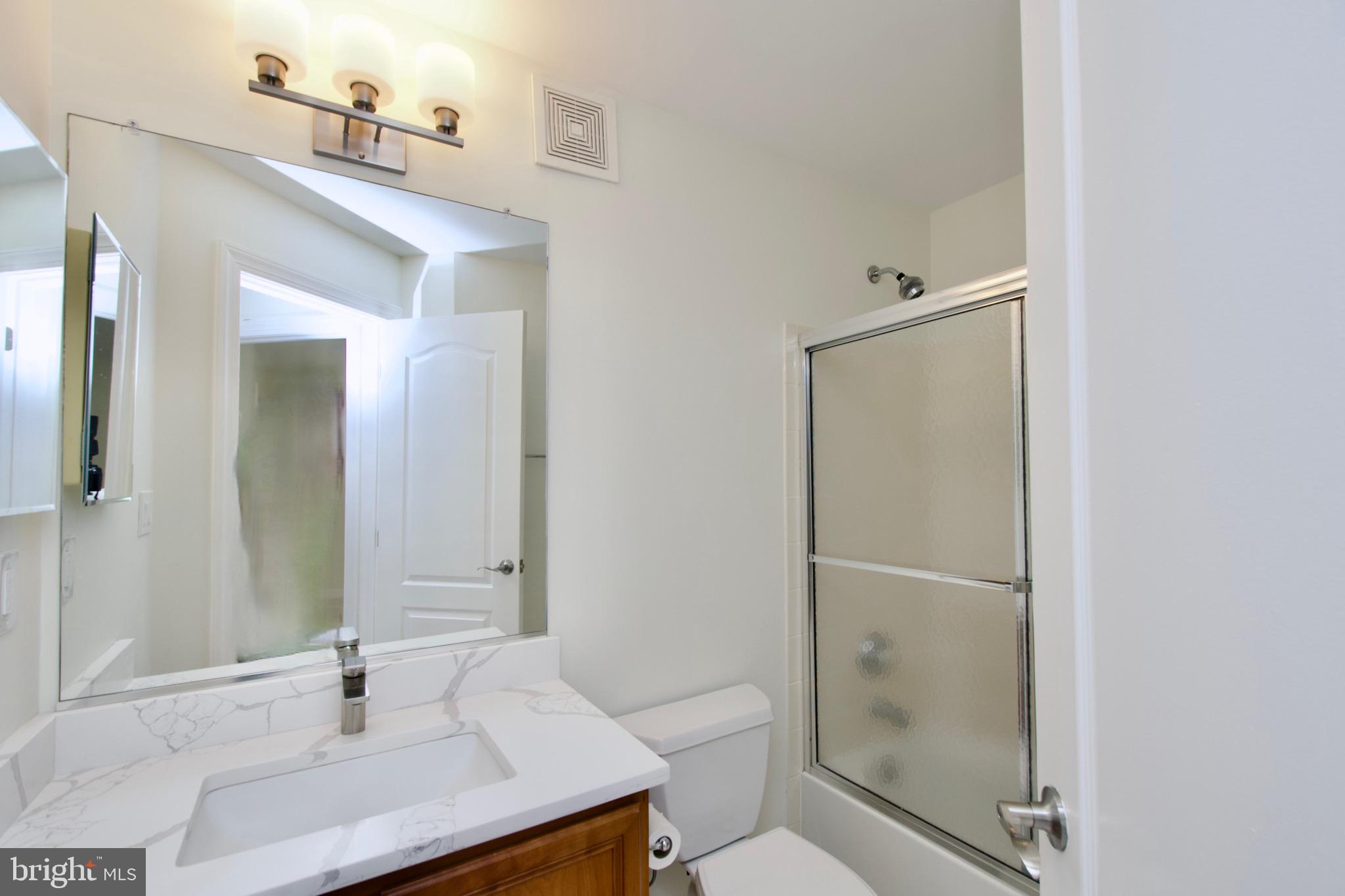 MCLEAN RIDGE - Residential