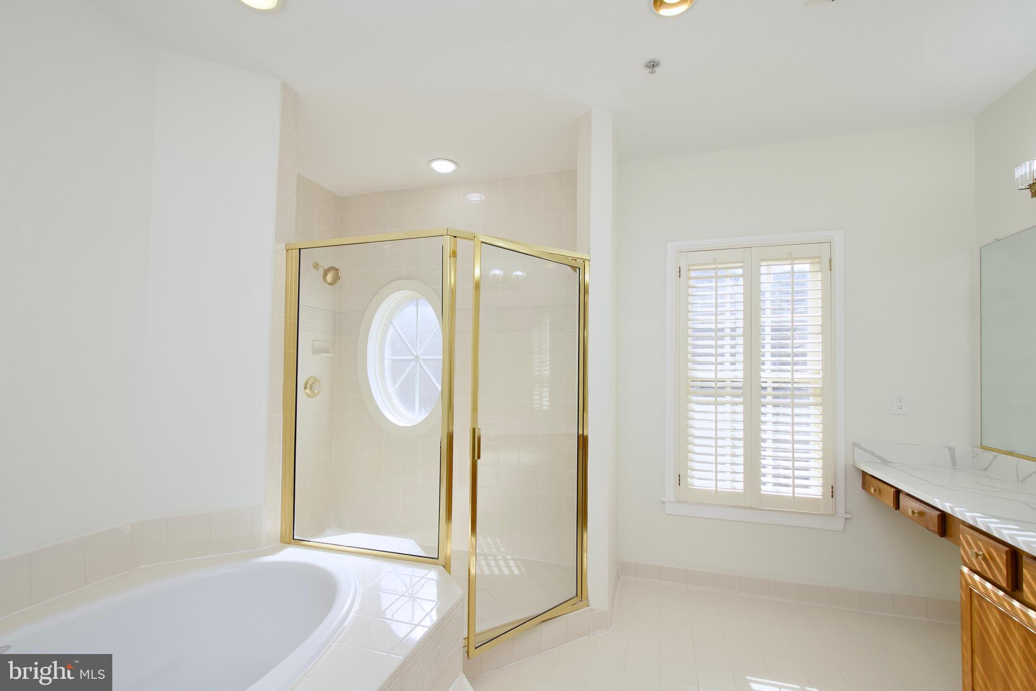 MCLEAN RIDGE - Residential
