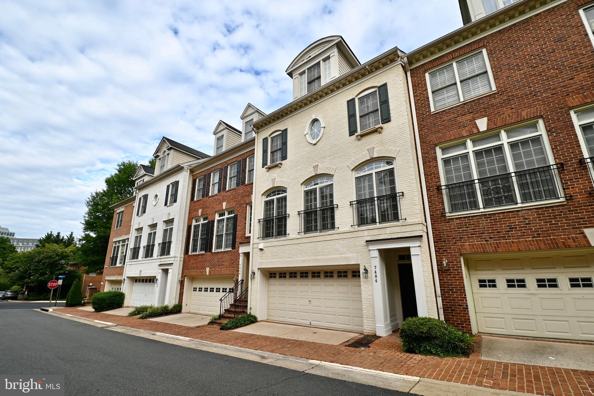 MCLEAN RIDGE - Residential