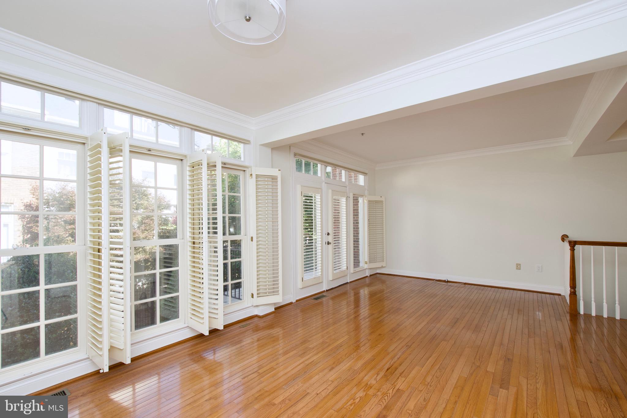 MCLEAN RIDGE - Residential