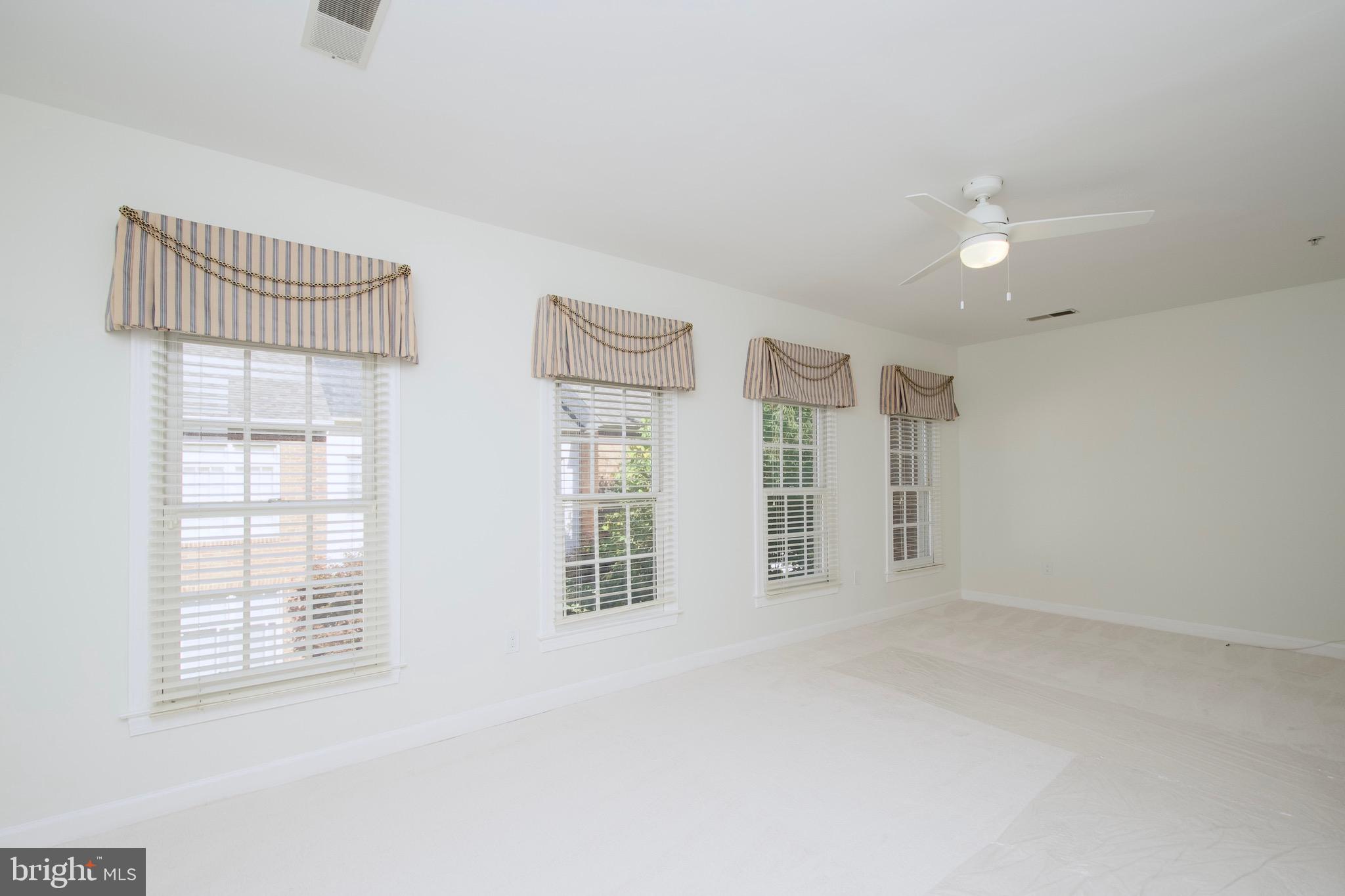 MCLEAN RIDGE - Residential